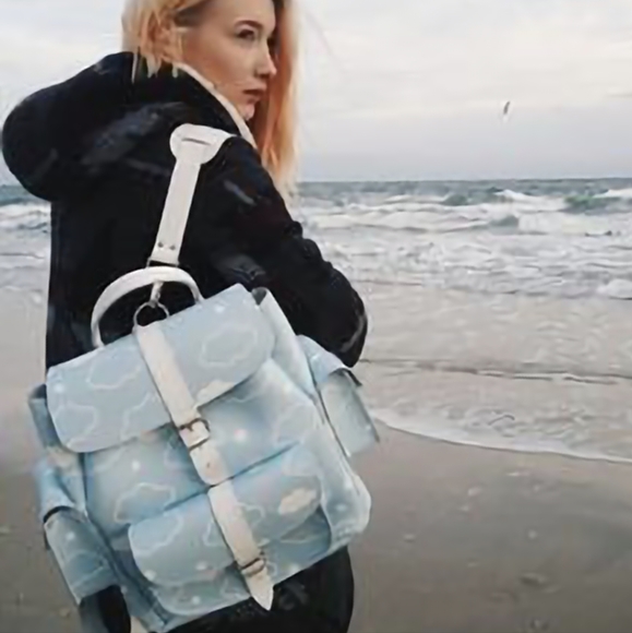 ISO Hello Kitty Grafea Backpack ISO - Picture 2 of 2